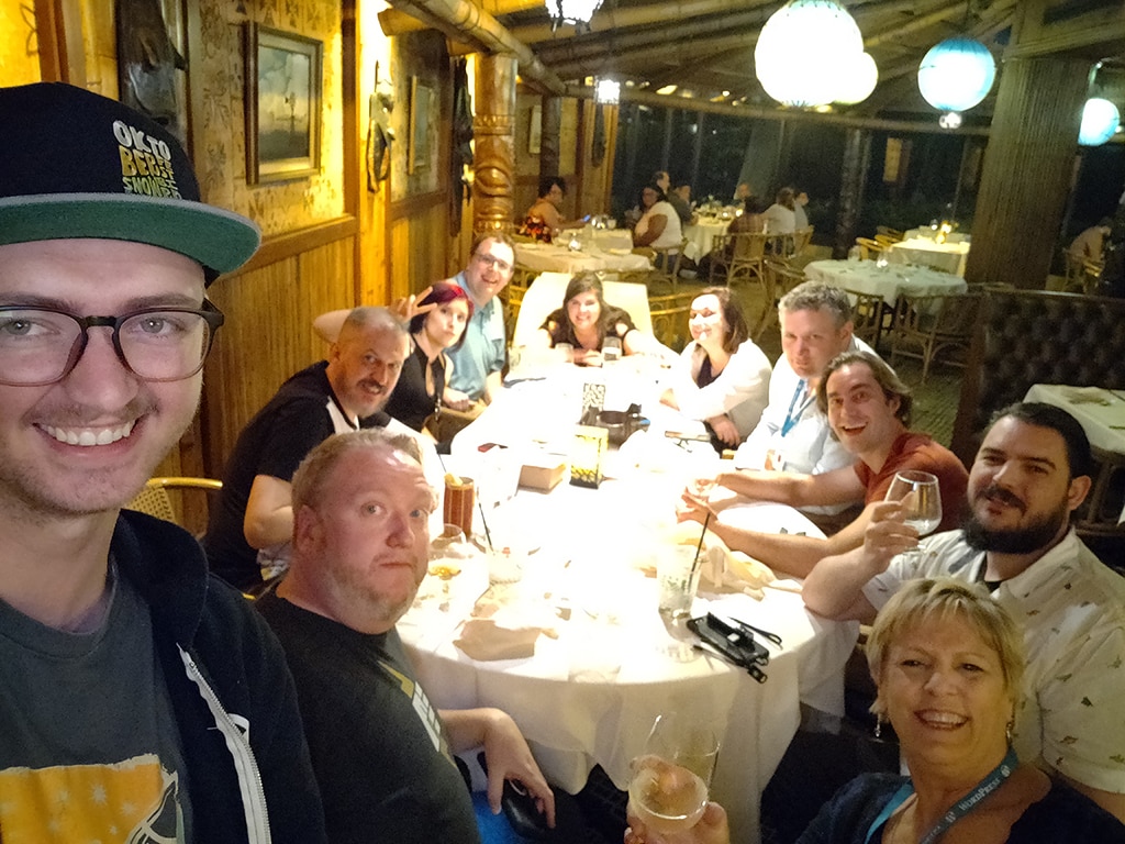 Hawaiian Style Dining